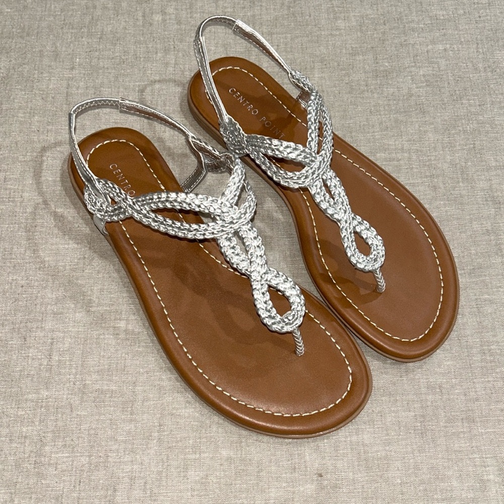 NWT Centro Point Silver Sandles 6